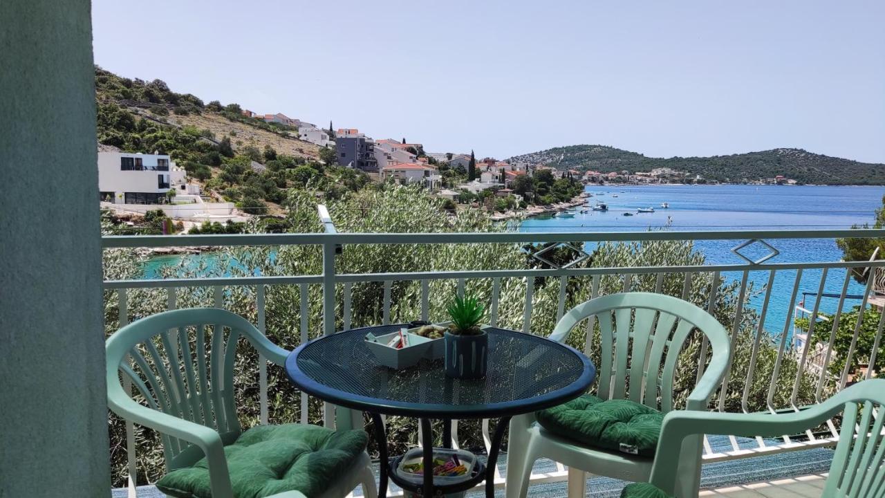 Rogoznica Seafront Apartment - Kalebova Luka روغوزنيكا المظهر الخارجي الصورة